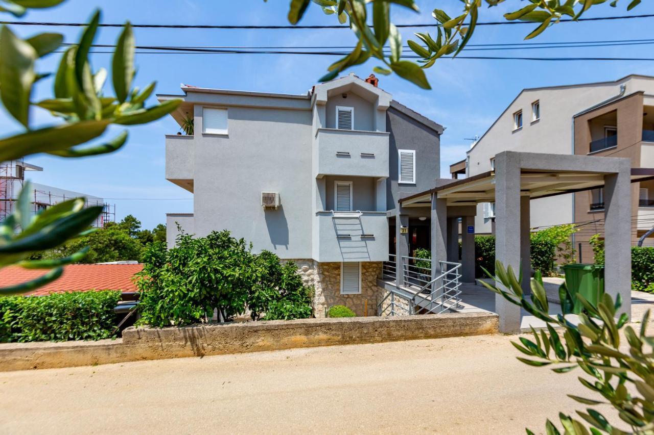 Katina Apartment With Private Pool Zadar Exterior photo